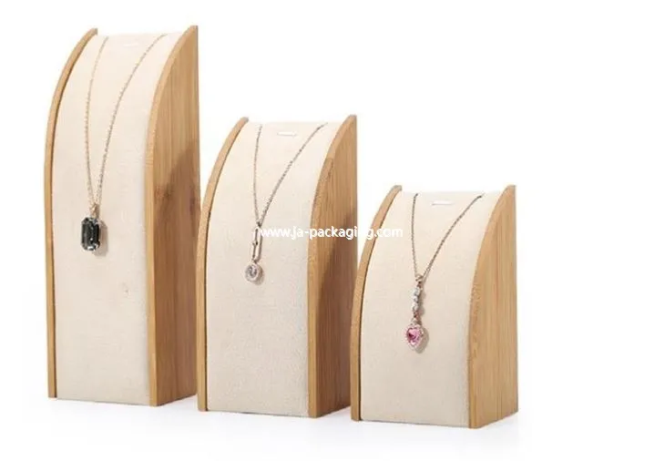 Bustos de madeira de bambu